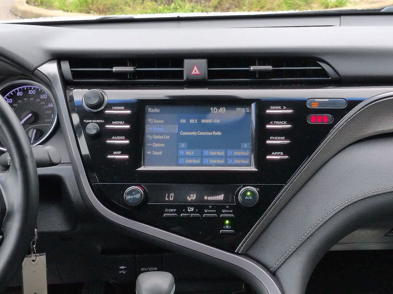 Used 2019 Toyota Camry SE FWD image 17