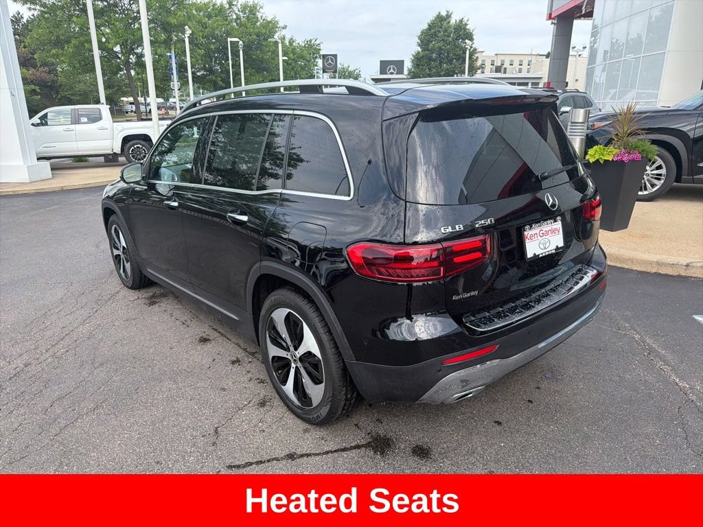 Used 2025 Mercedes-Benz GLB 250 image 4