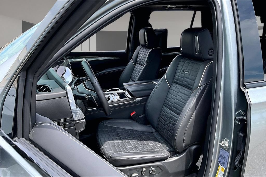 Certified 2025 Cadillac Escalade V AWD/4WD image 27