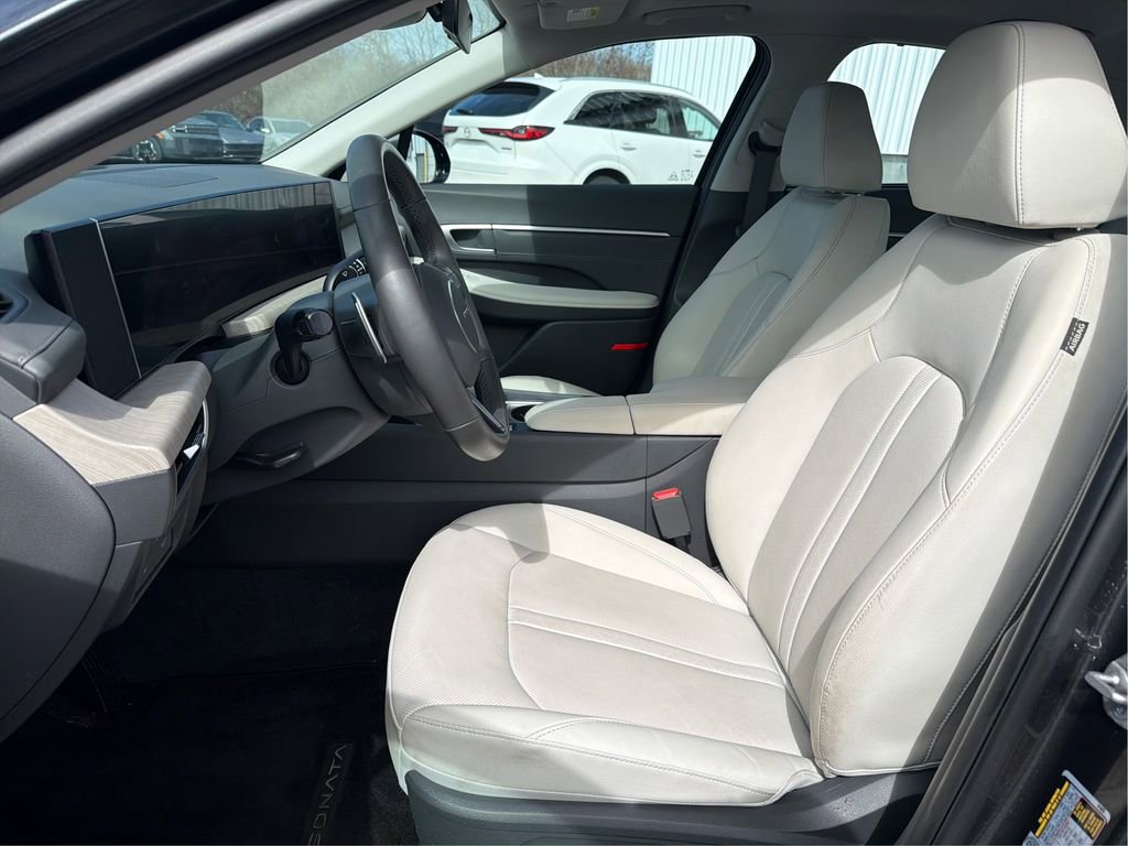 Certified 2025 Hyundai Sonata Limited image 9