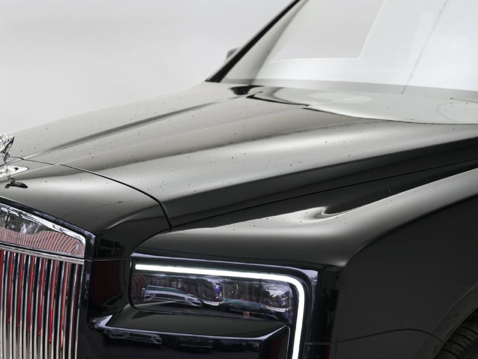 Certified 2025 Rolls-Royce Cullinan AWD/4WD image 46