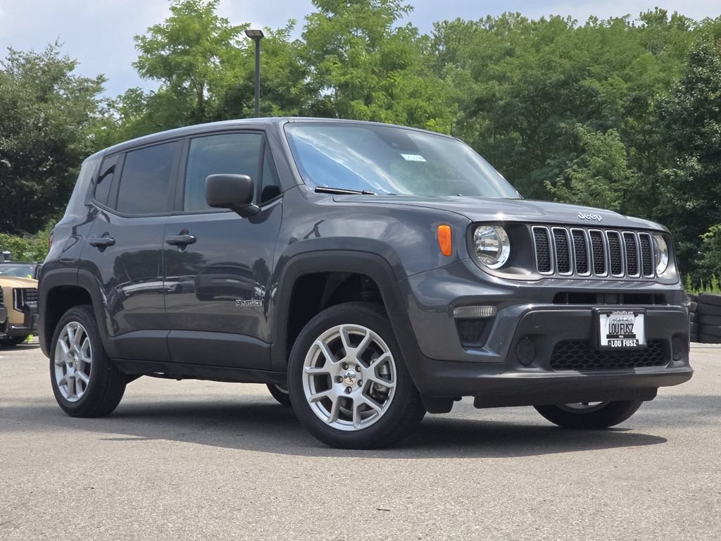 Used 2023 Jeep Renegade Latitude AWD/4WD image 1