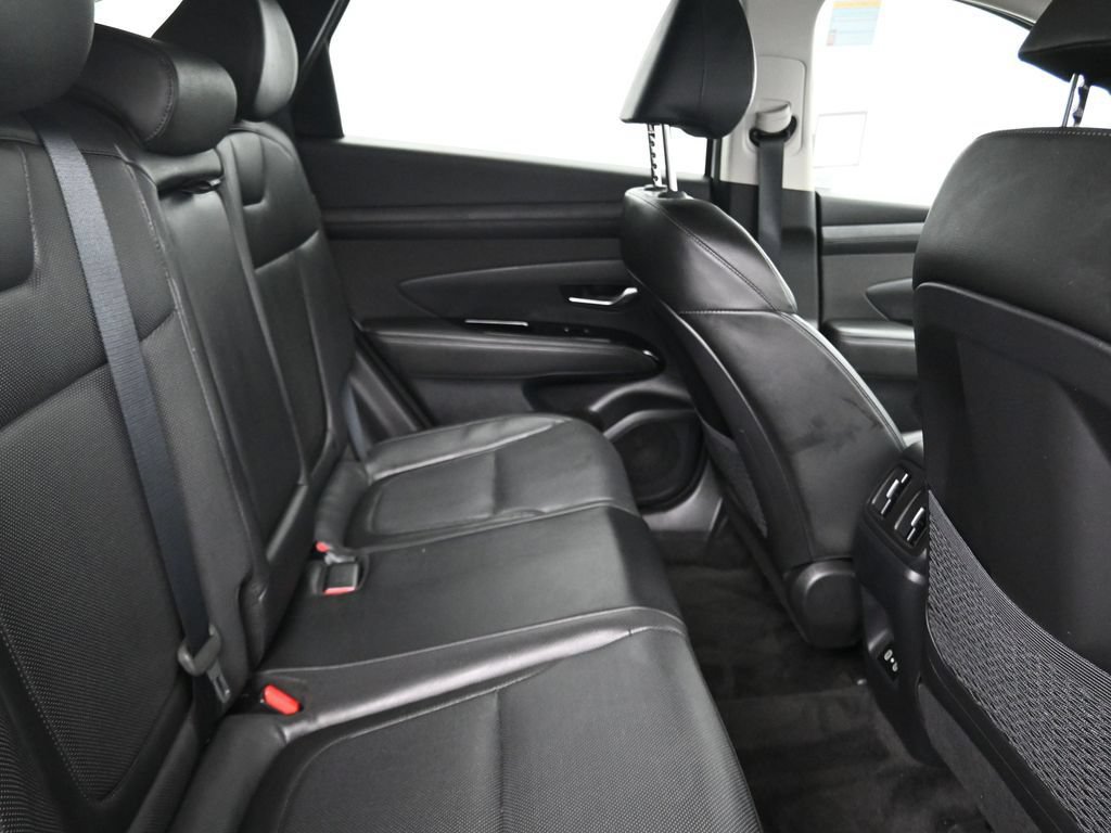 Used 2025 Hyundai Tucson Limited AWD/4WD image 14