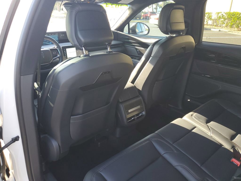 Used 2024 Lincoln Nautilus Premier w/ Jet Appearance Package image 21