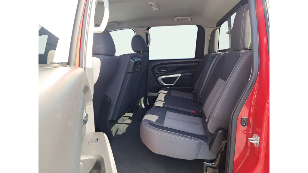 Used 2022 Nissan Titan SV AWD/4WD image 11