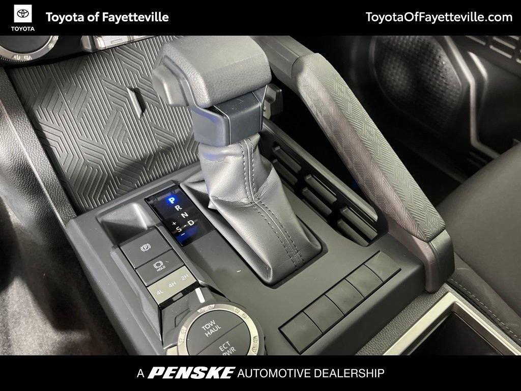 Used 2025 Toyota Tacoma SR5 AWD/4WD image 32