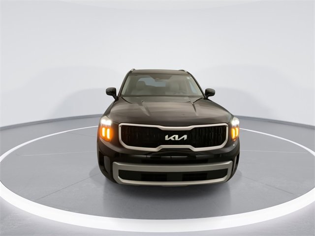 Used 2024 Kia Telluride EX w/ EX Captain's Chair Package image 7
