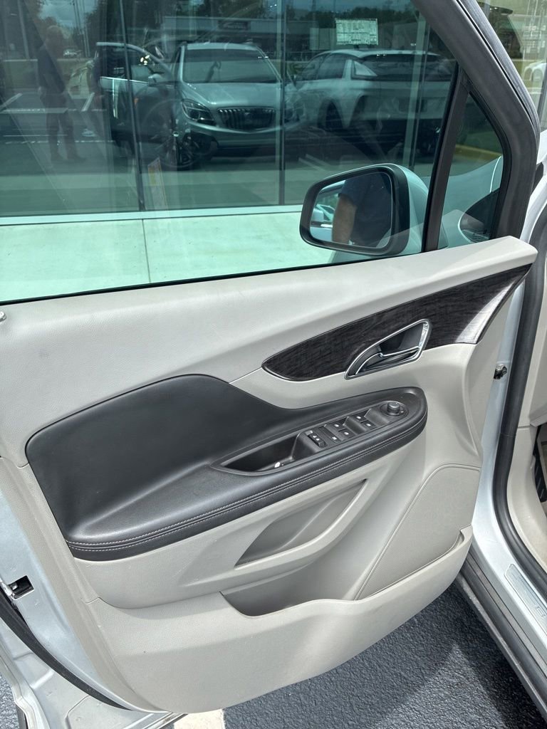 Used 2016 Buick Encore FWD image 3