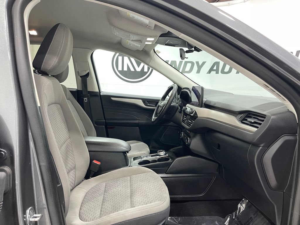 Used 2022 Ford Escape SE w/ Cold Weather Package image 30