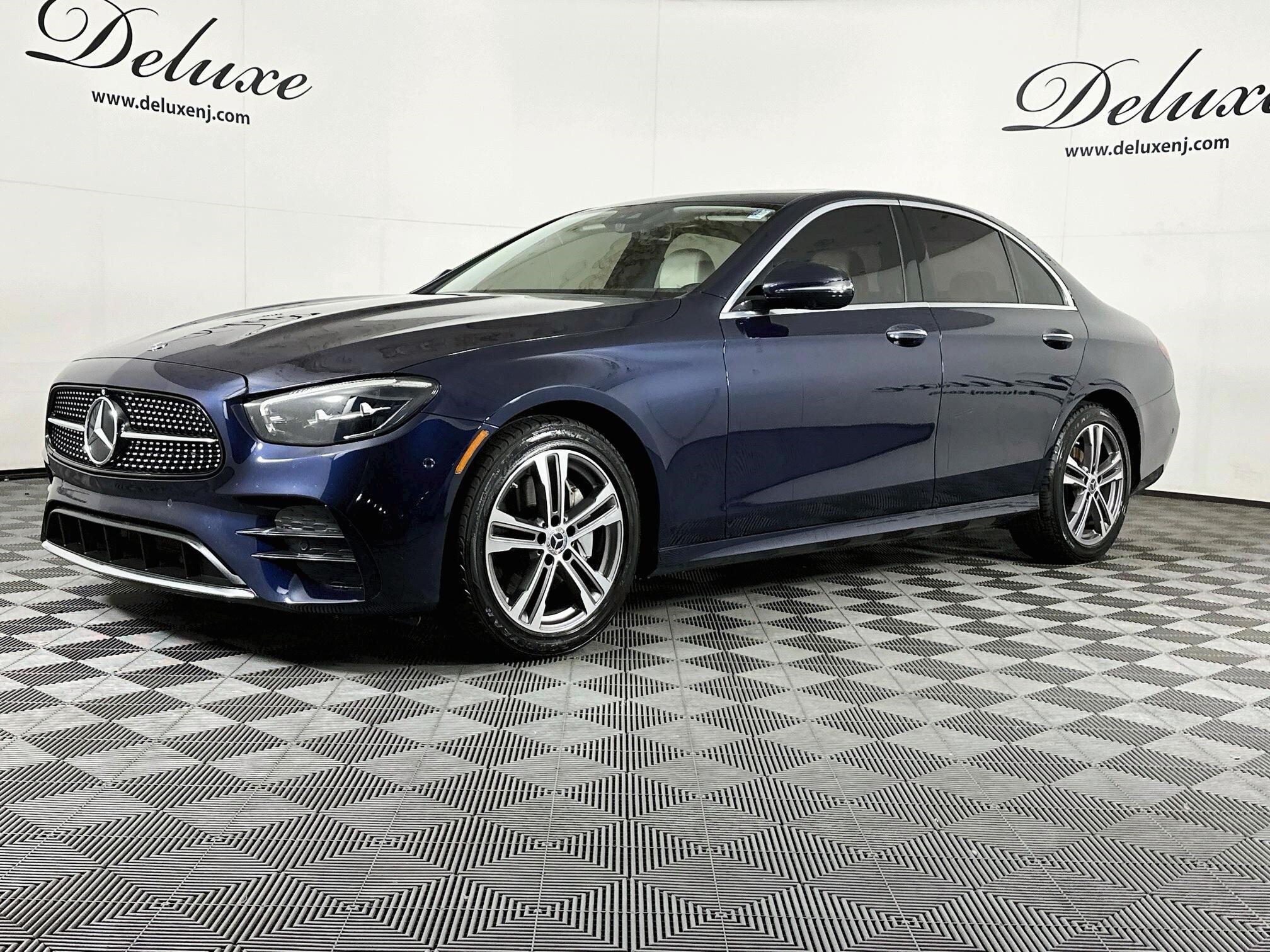 Used 2021 Mercedes-Benz E 350 4MATIC Sedan image 3