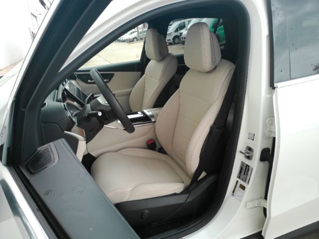 Used 2024 Mercedes-Benz GLC 300 image 6