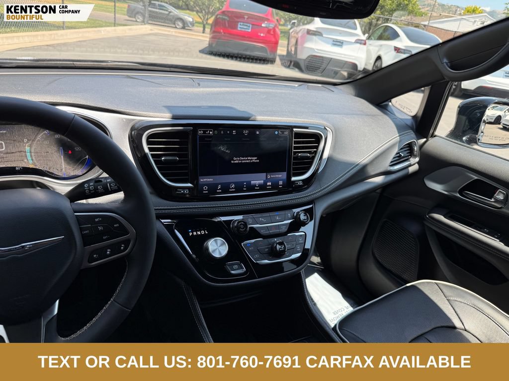 Used 2026 Chrysler Pacifica Limited FWD image 21