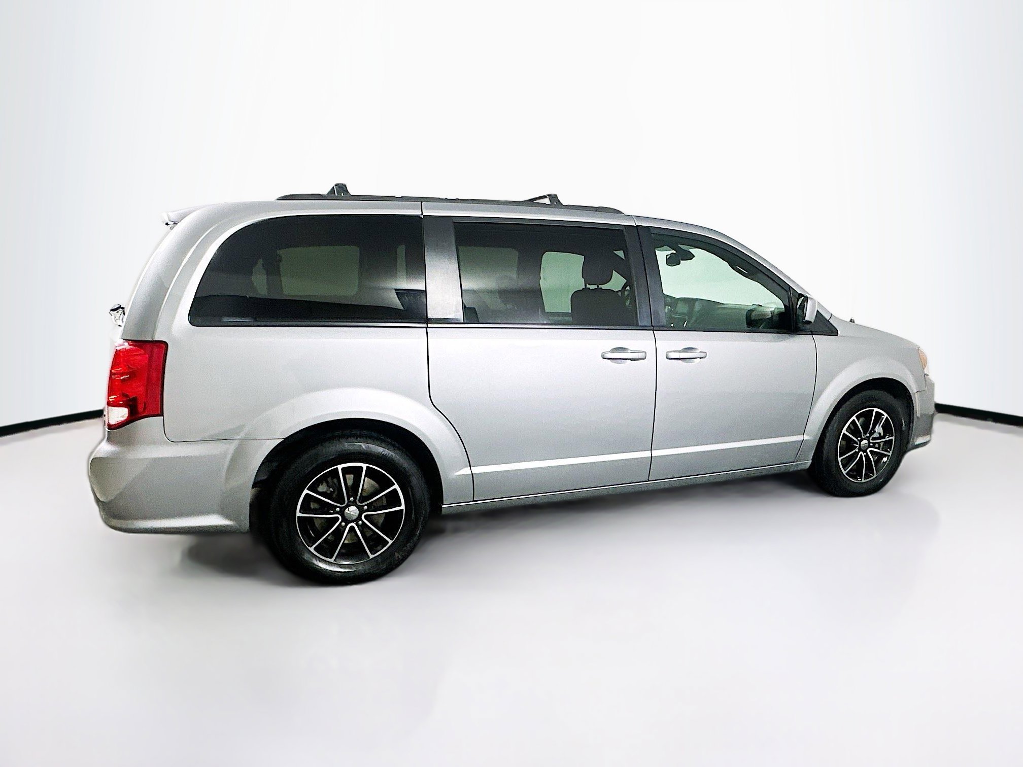 Used 2019 Dodge Grand Caravan GT image 10