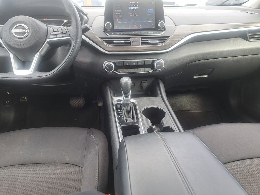 Used 2025 Nissan Altima 2.5 SV image 21