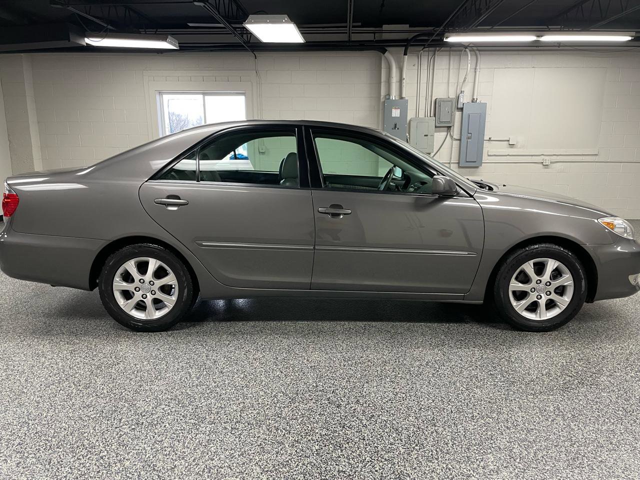 Used 2005 Toyota Camry XLE FWD image 5