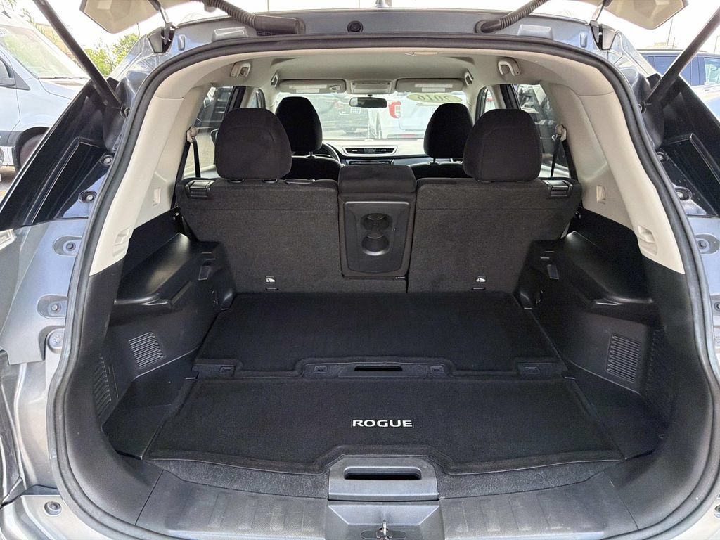 Used 2016 Nissan Rogue SV AWD/4WD image 8