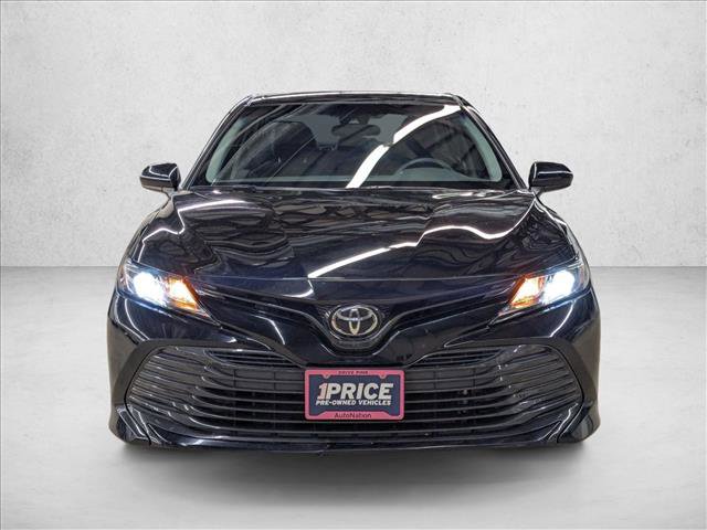 Used 2018 Toyota Camry LE image 2