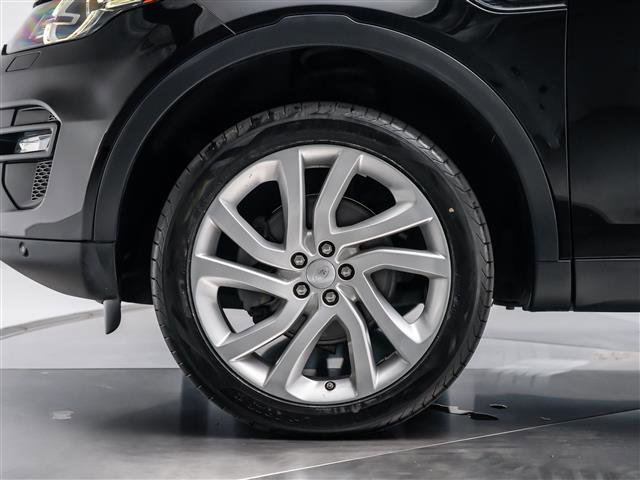 Used 2019 Land Rover Discovery Sport HSE Luxury image 11
