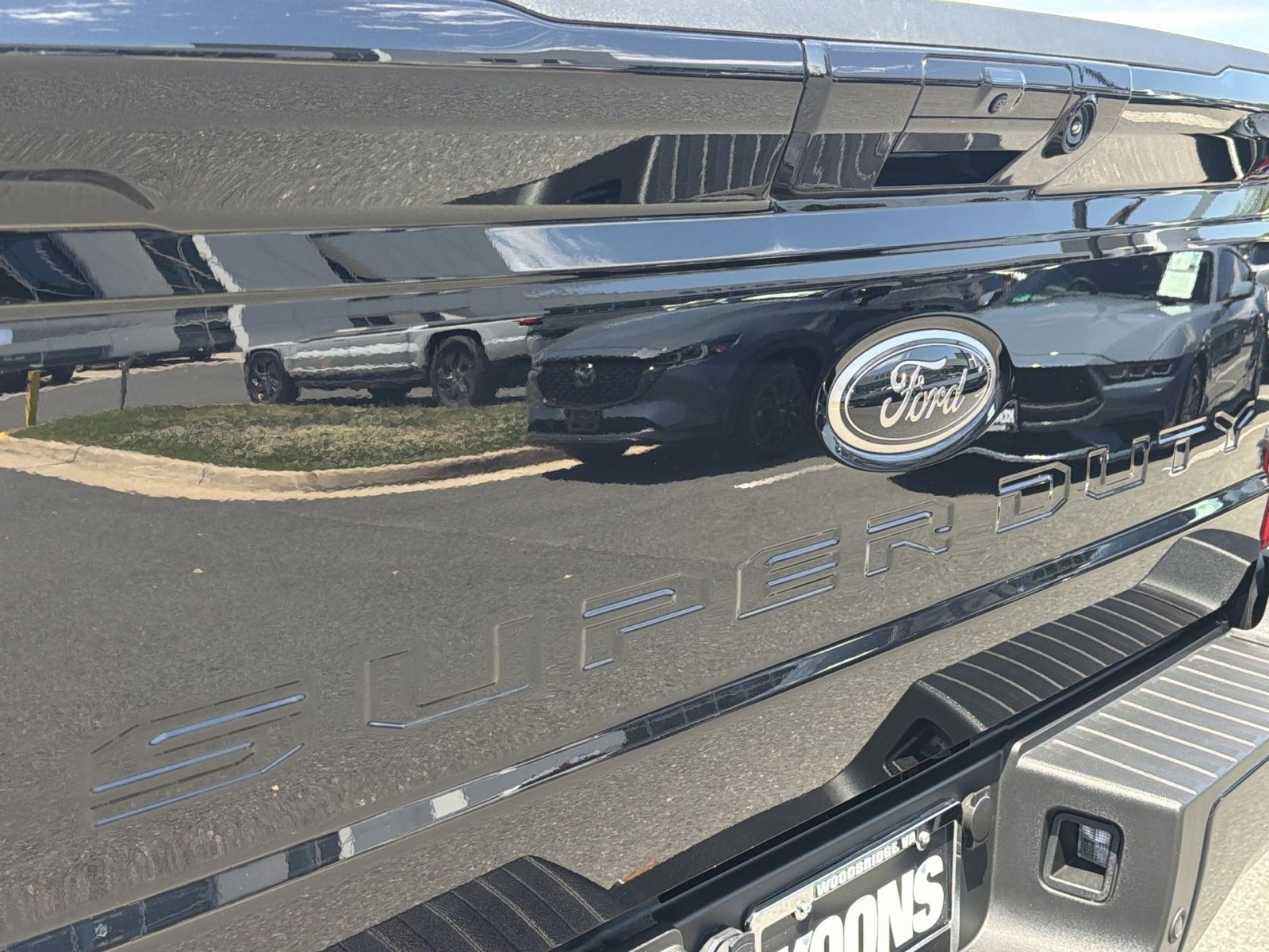 Used 2025 Ford F250 Lariat w/ Black Appearance Package AWD/4WD image 21