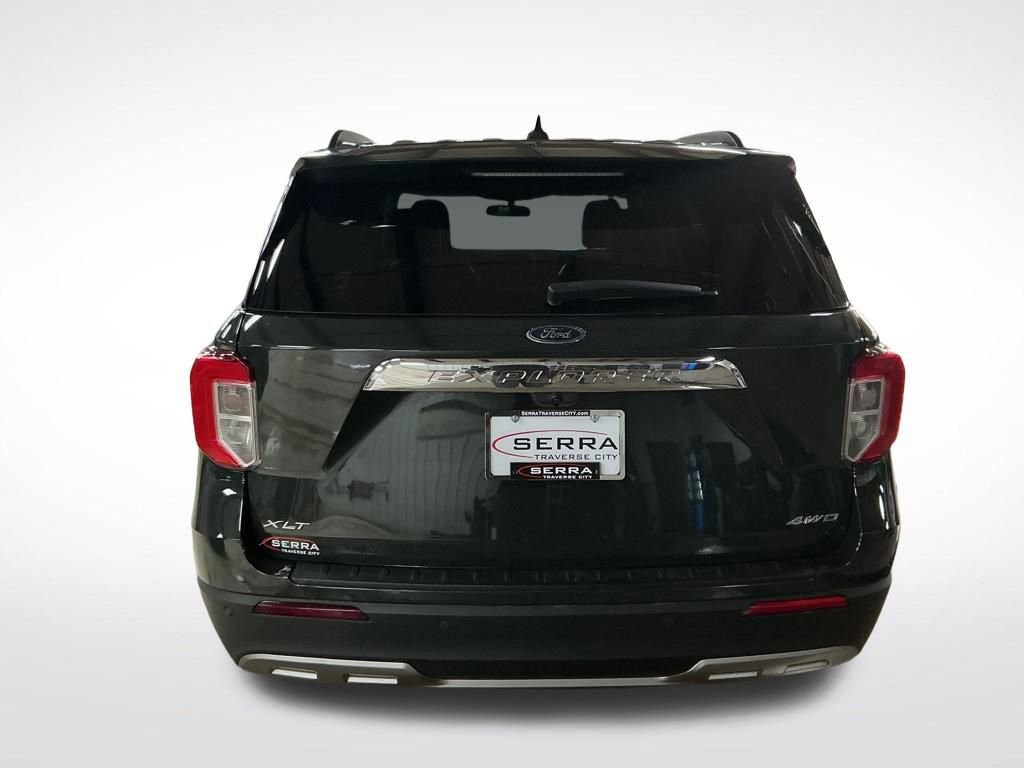 Used 2022 Ford Explorer XLT w/ Equipment Group 202A image 4