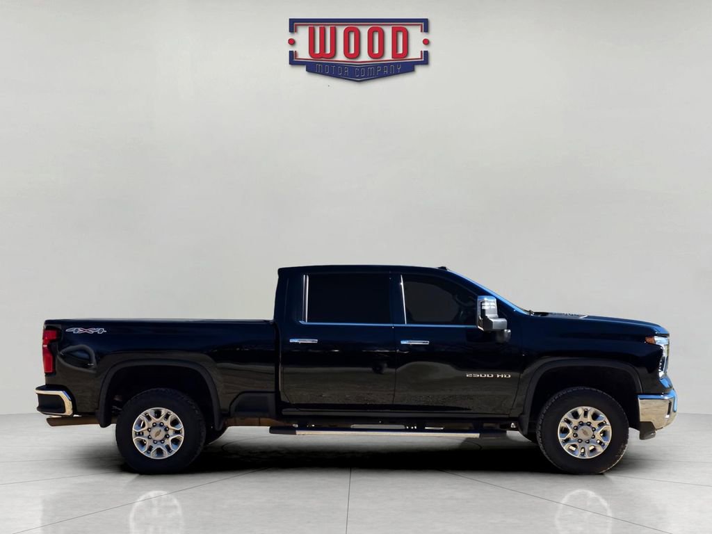Used 2024 Chevrolet Silverado 2500 LTZ image 2