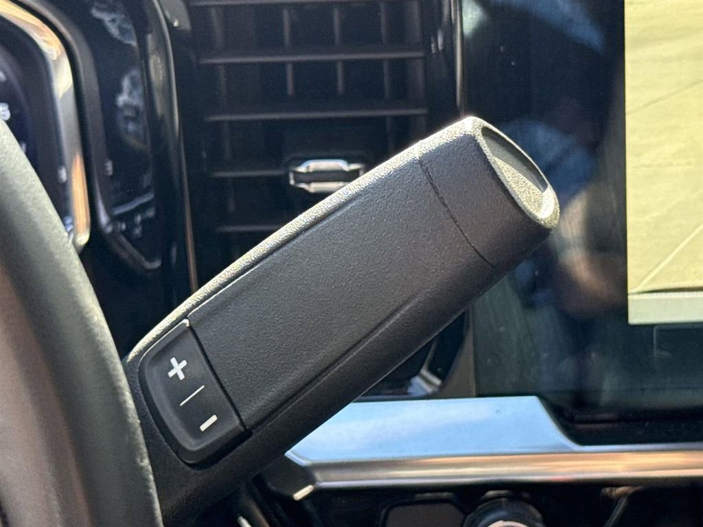 Used 2025 Chevrolet Silverado 1500 LT image 13