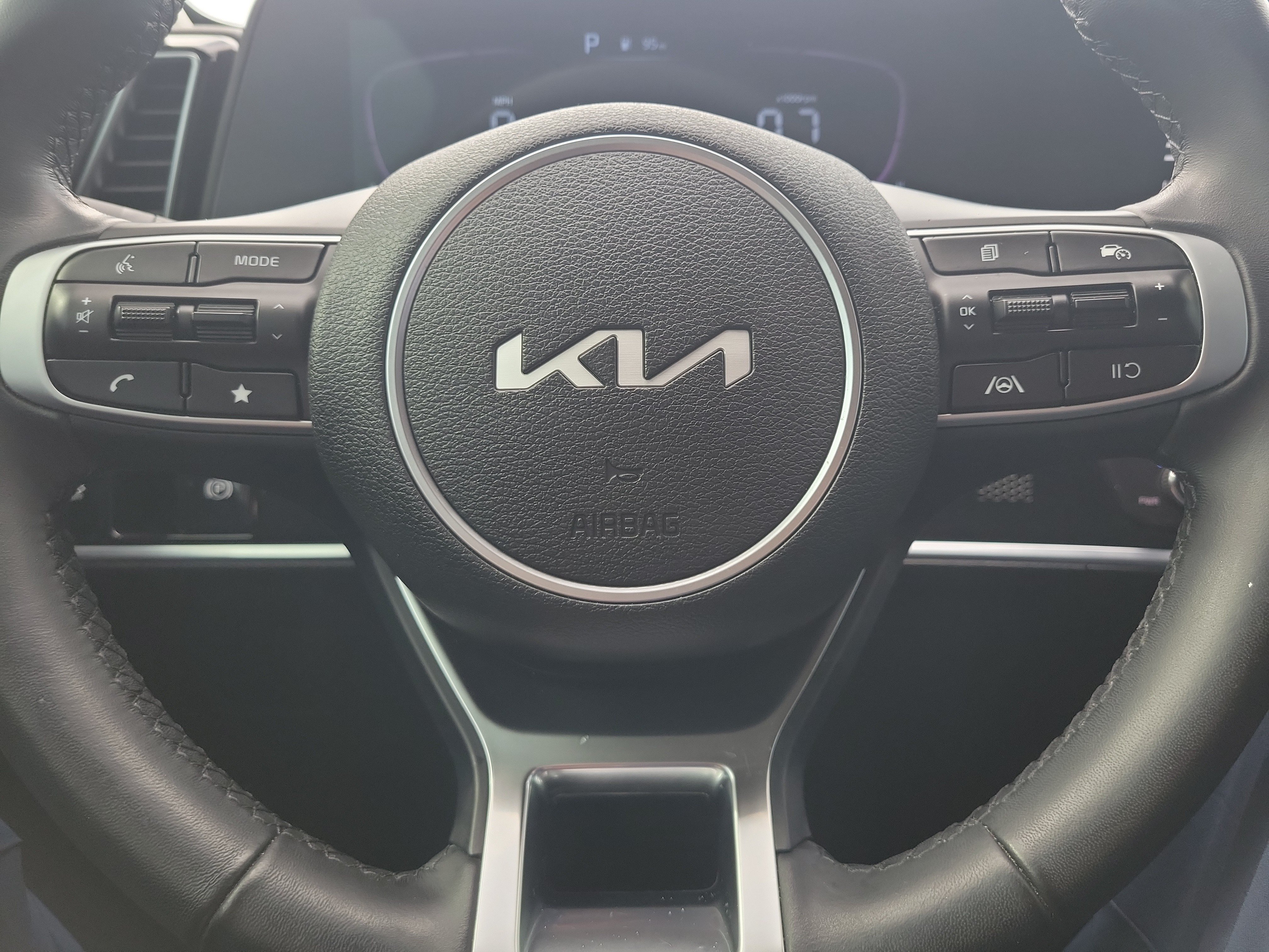 Used 2025 Kia Sportage EX w/ Premium Package FWD image 31
