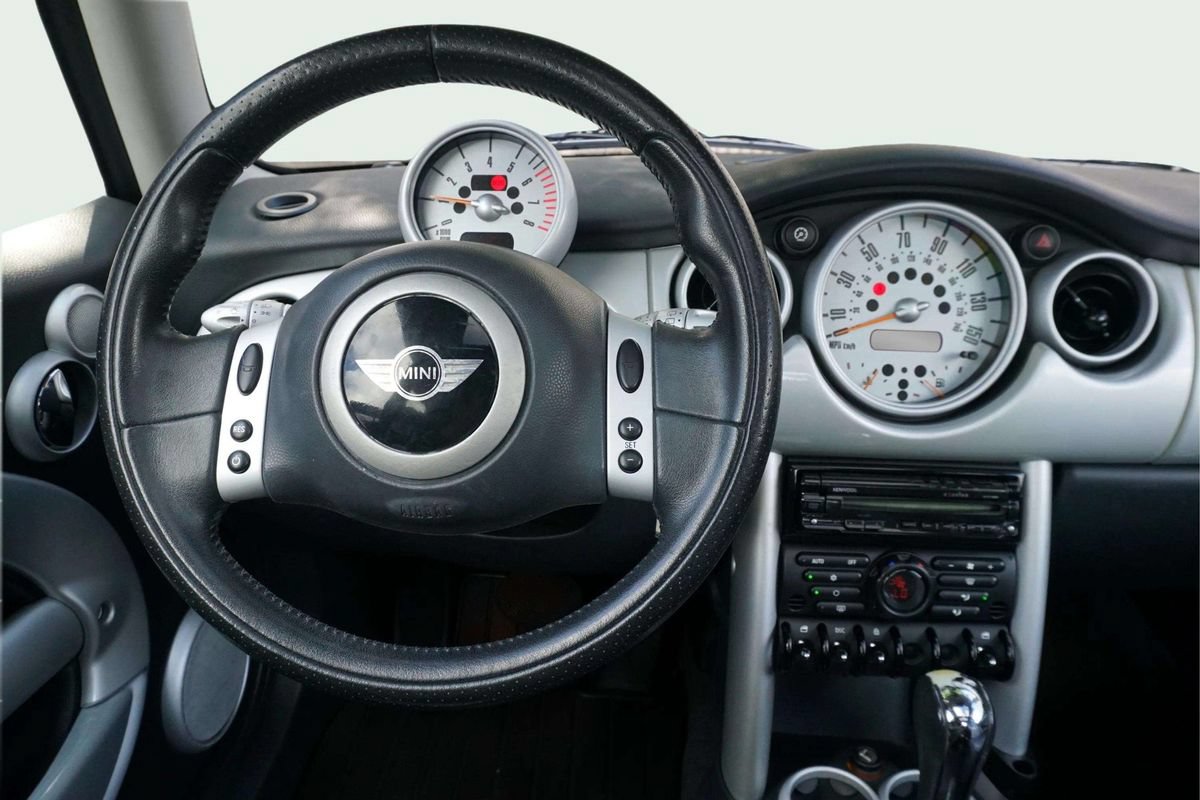 Used 2004 MINI Cooper Hardtop FWD image 23