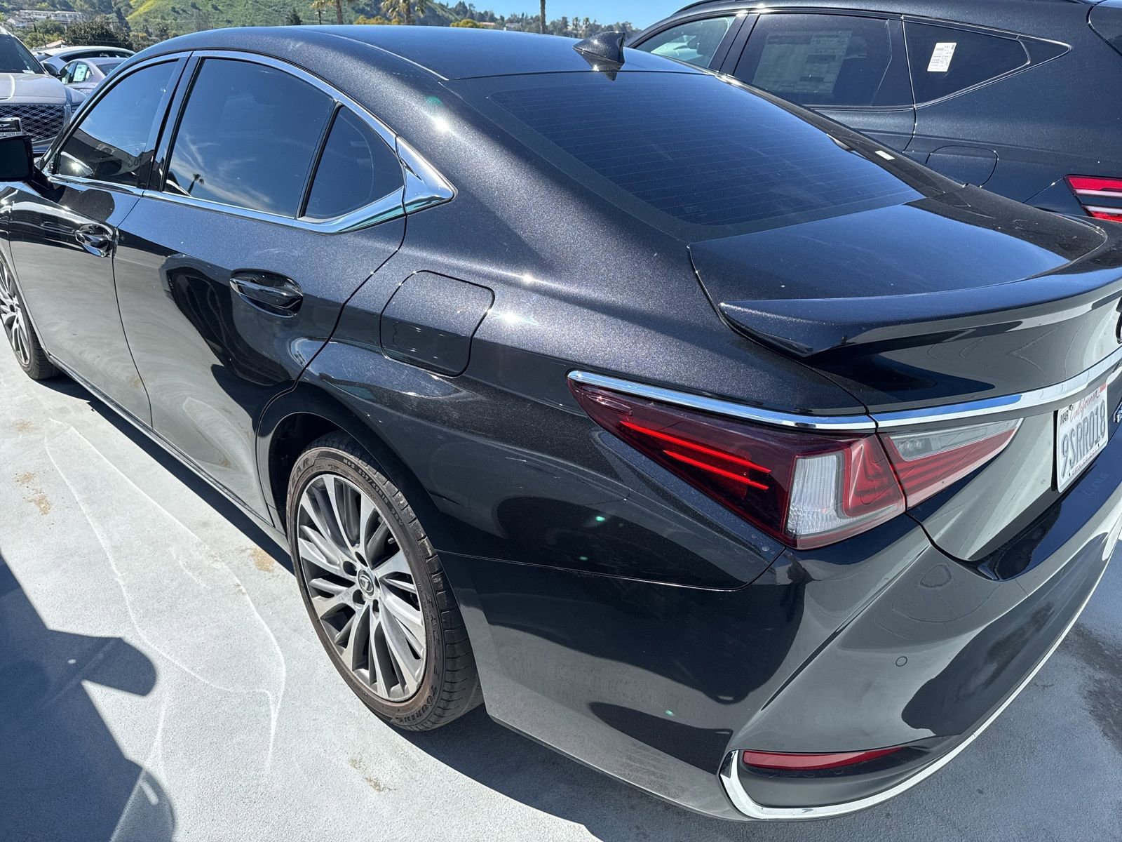 Used 2025 Lexus ES 300h w/ Premium Package image 7