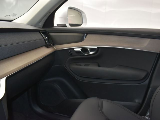Used 2025 Volvo XC90 B5 Plus w/ Protection Package Premier image 22