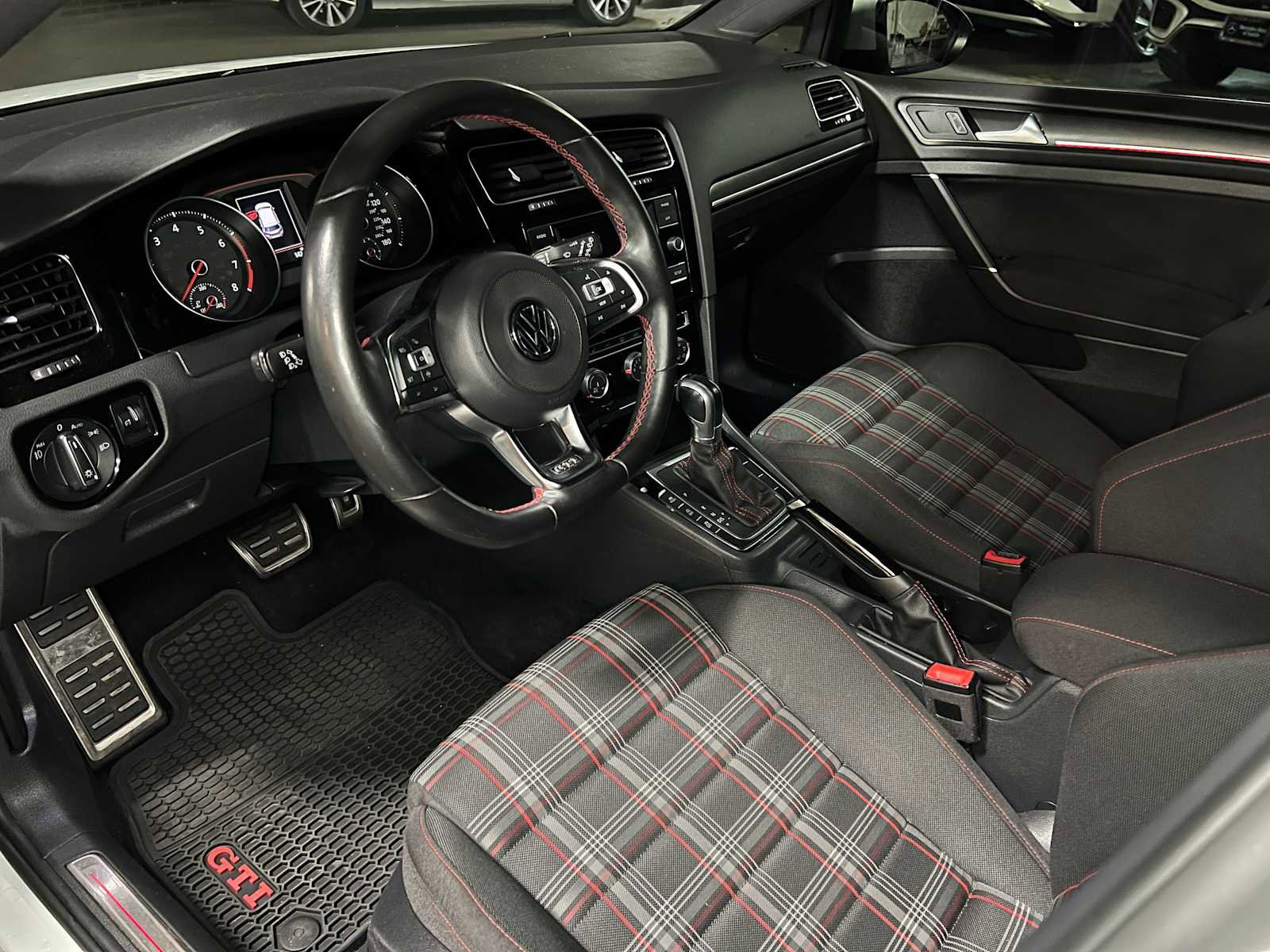 Used 2019 Volkswagen GTI S FWD image 24