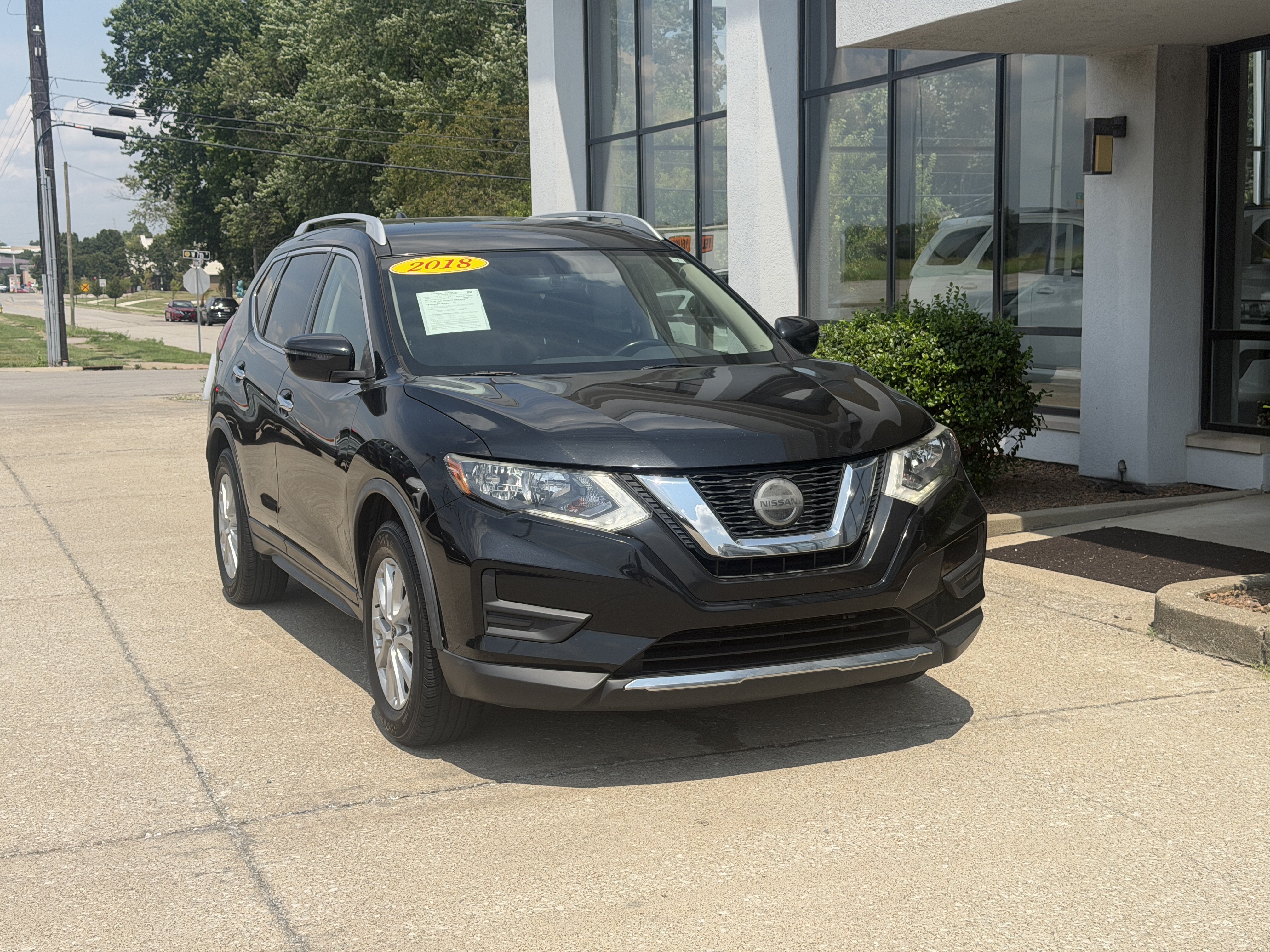 Used 2018 Nissan Rogue SV FWD image 19