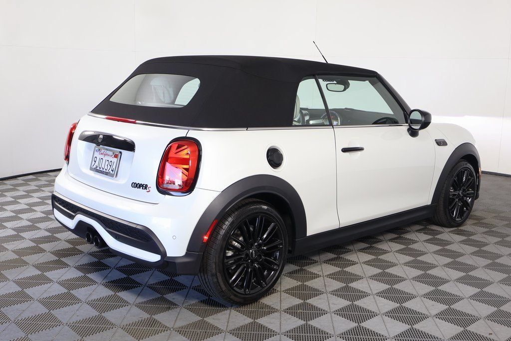 Used 2024 MINI Cooper S w/ Signature Upholstery Package FWD image 4