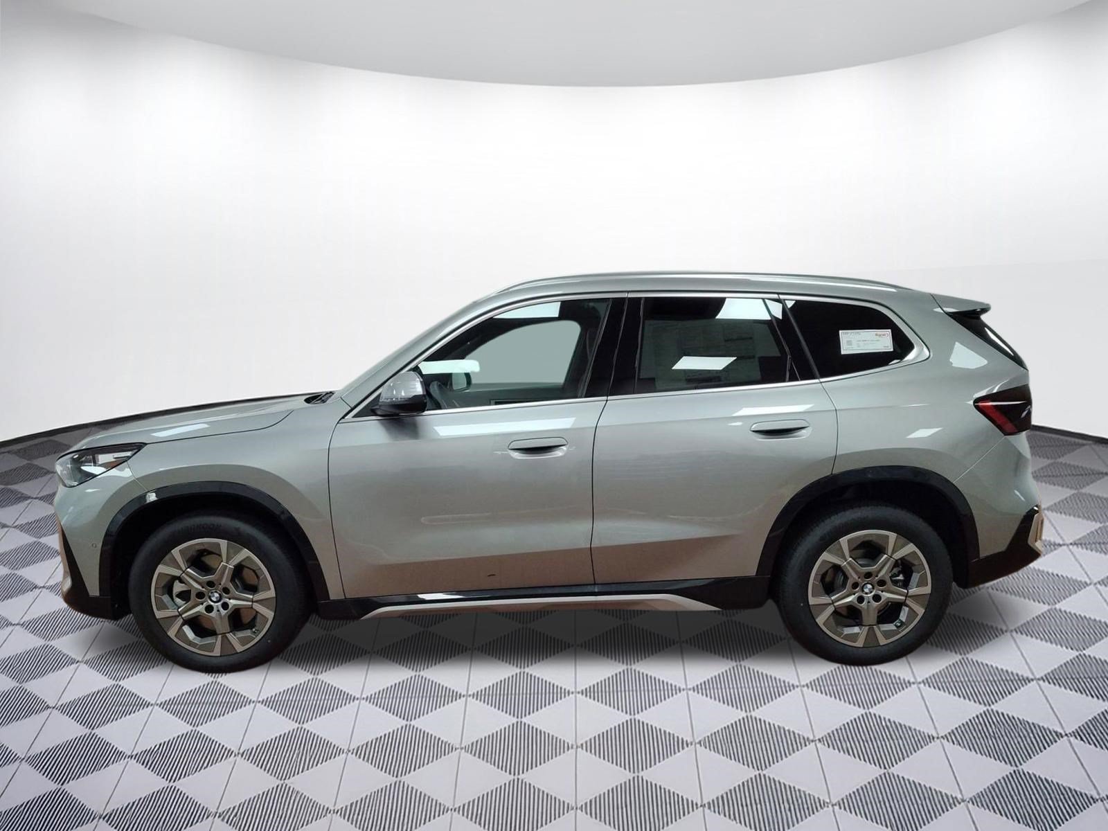 Certified 2025 BMW X1 xDrive28i w/ Convenience Package AWD/4WD image 2