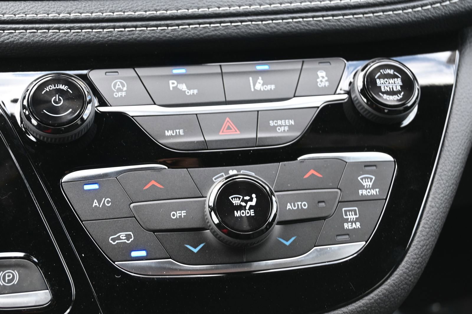 New 2026 Chrysler Pacifica Select image 14