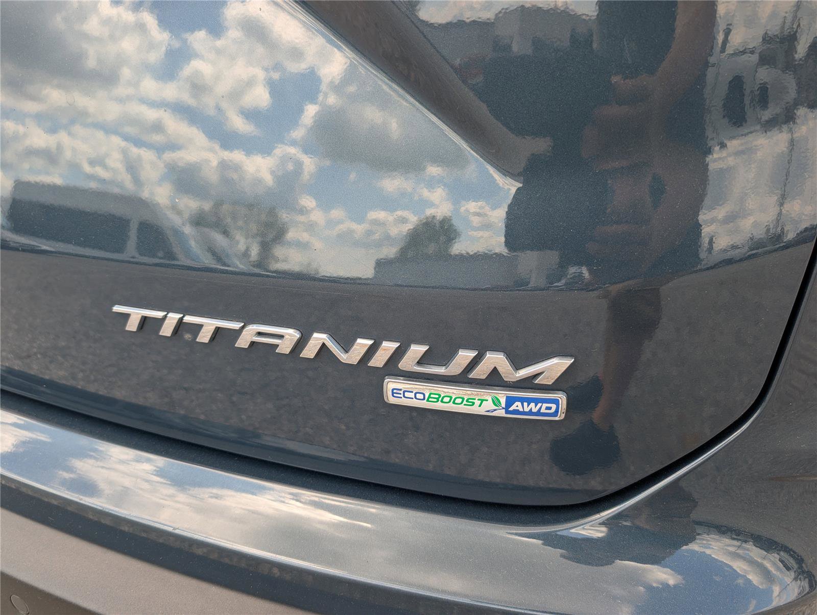 Used 2019 Ford Edge Titanium w/ Cold Weather Package AWD/4WD image 10