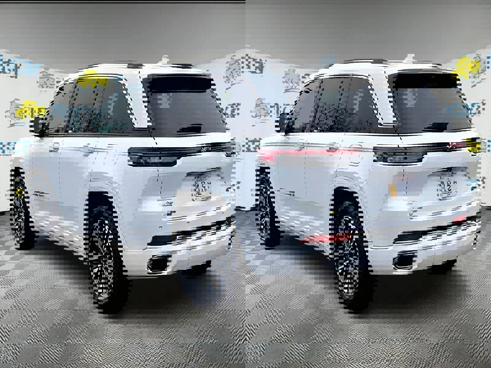 Used 2022 Jeep Grand Cherokee Overland w/ Adv Protech Group III AWD/4WD image 4