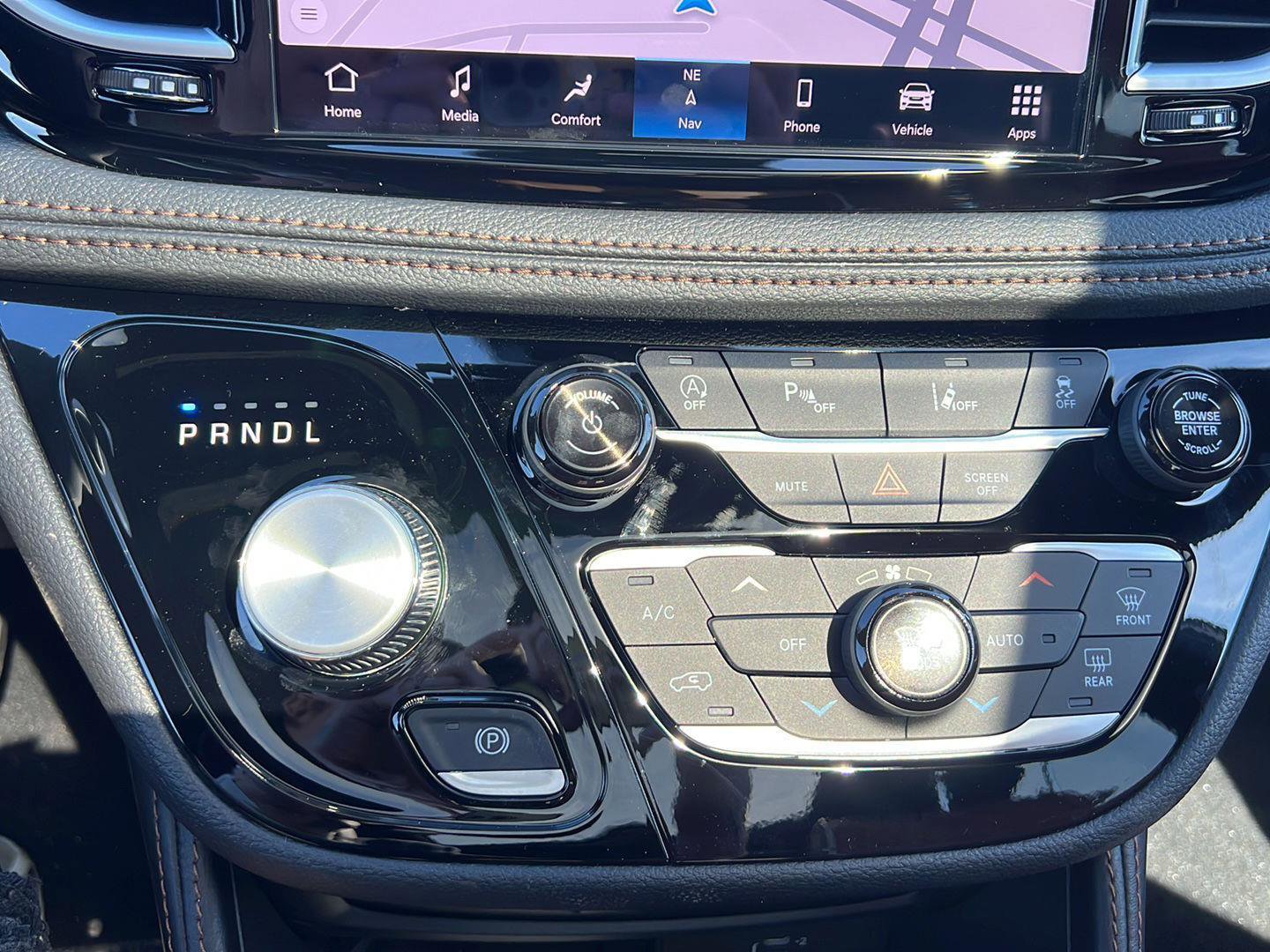 New 2026 Chrysler Pacifica Pinnacle AWD/4WD image 18