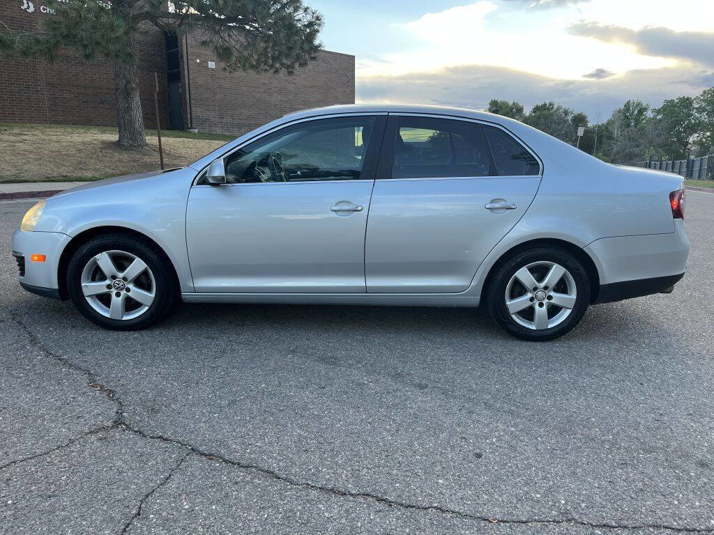 Used 2009 Volkswagen Jetta SEL FWD image 6