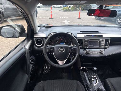 Used 2015 Toyota RAV4 XLE AWD/4WD image 12