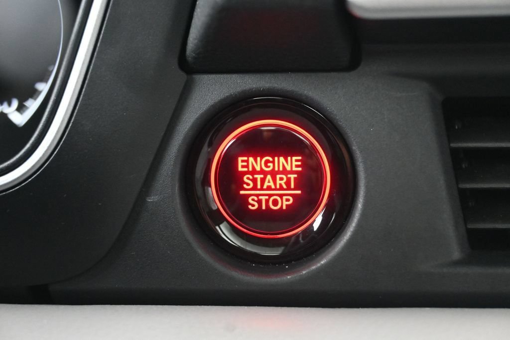 Certified 2025 Honda Pilot Touring image 15