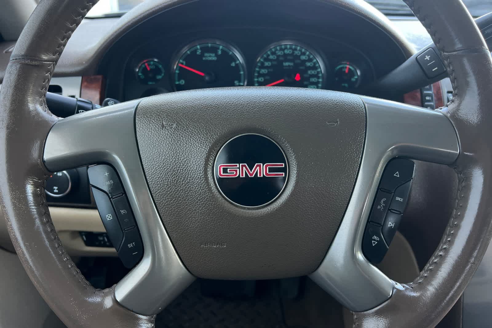 Used 2014 GMC Sierra 2500 SLT w/ SLT Convenience Package AWD/4WD image 26