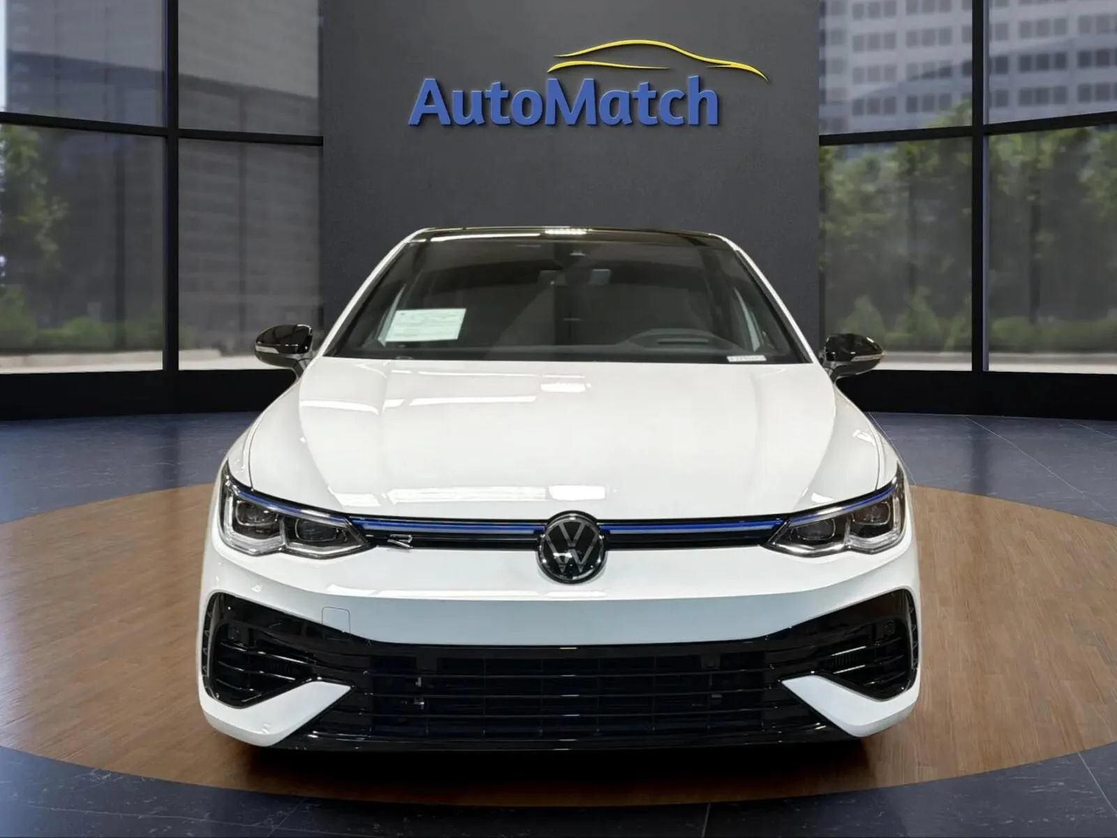 Used 2024 Volkswagen Golf R AWD/4WD image 2