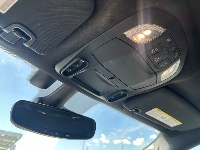 Used 2020 Chrysler Pacifica Limited w/ Advanced Safetytec Group FWD image 12