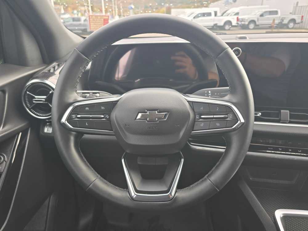 Used 2025 Chevrolet Equinox LT w/ Midnight Edition FWD image 11