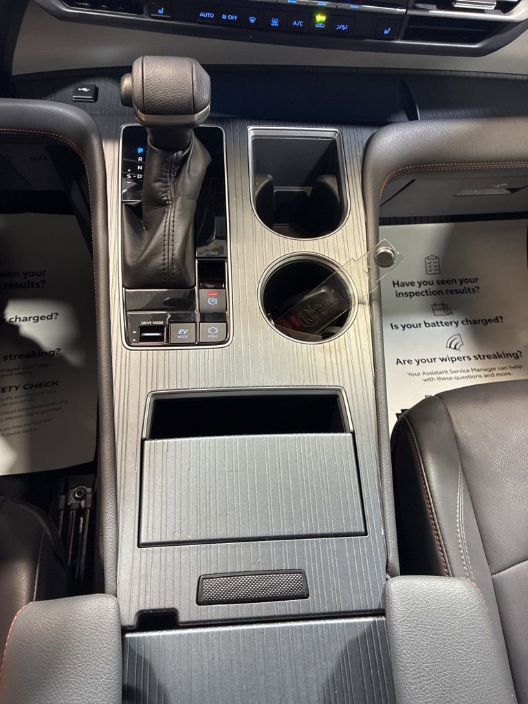 Used 2022 Toyota Sienna XSE image 33