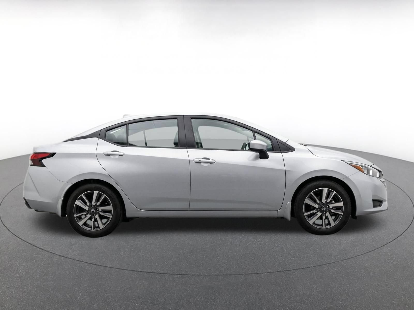 Used 2025 Nissan Versa SV FWD image 10