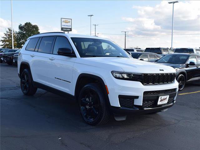 Used 2023 Jeep Grand Cherokee L Laredo image 2