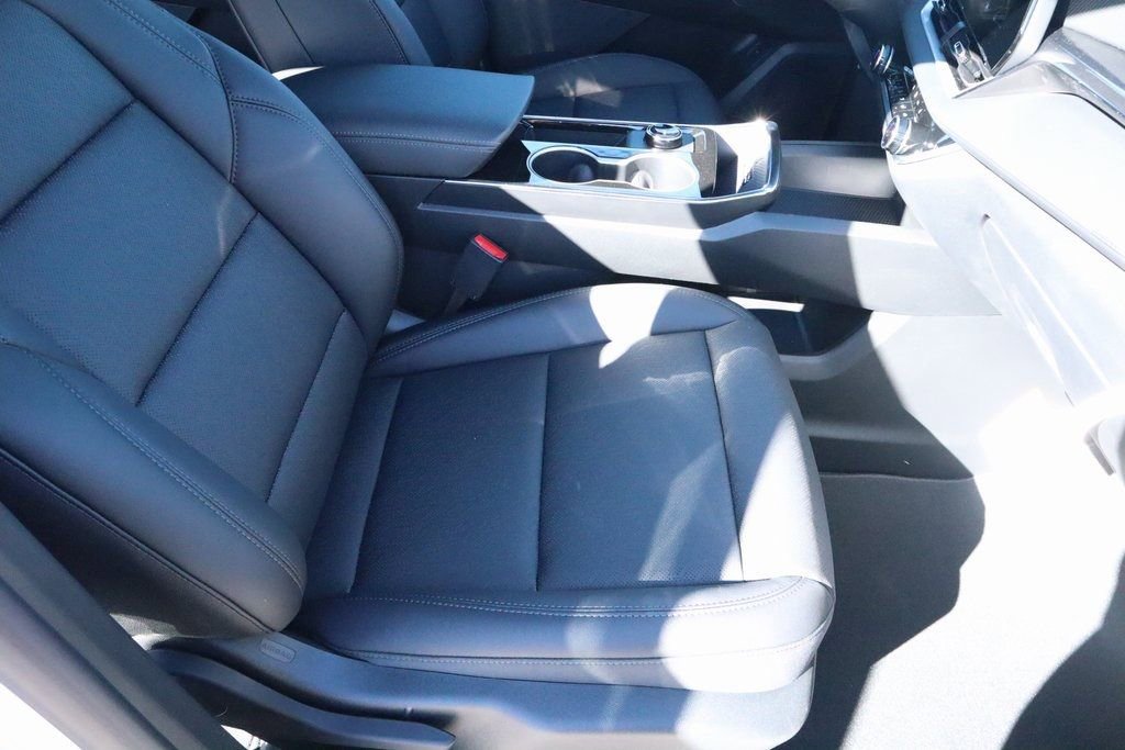New 2026 Chevrolet Equinox LT w/ Convenience Package II FWD image 14
