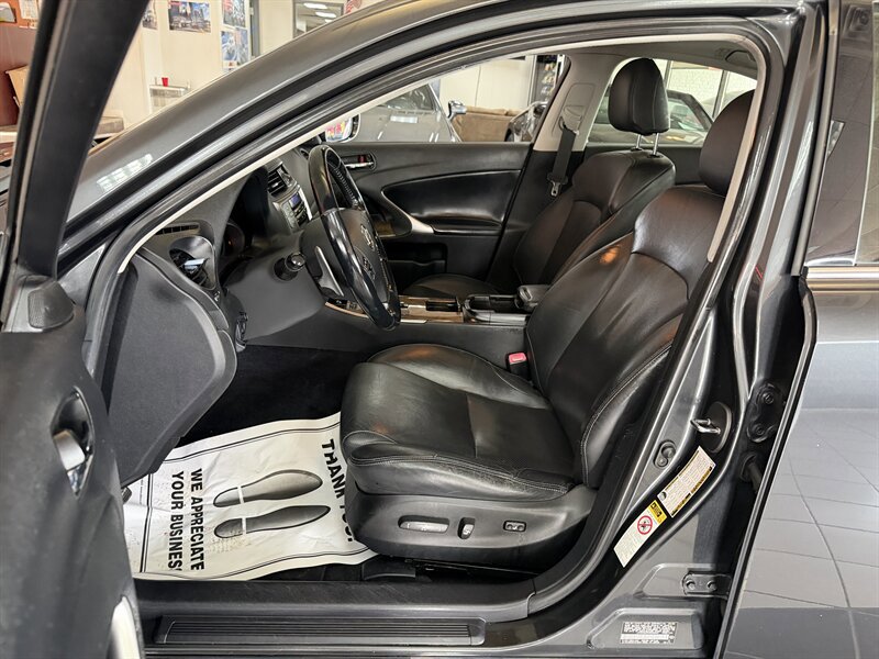Used 2009 Lexus IS 250 AWD image 9
